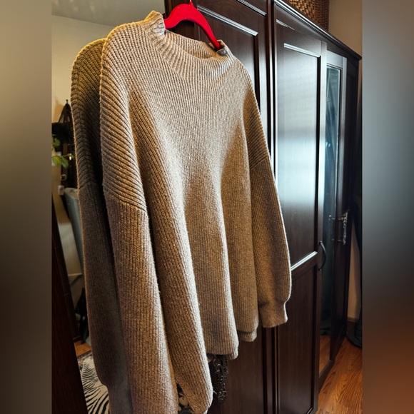 Women’s Gap Mock neck Sweater - Picture 2 of 8